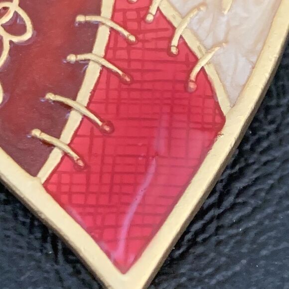 Vintage 1980s Stitched Heart Lapel Pin - Enamel Love Brooch - Picture 6 of 9